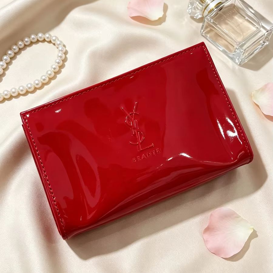 YSL Rode Lakleren Cosmetiktas  - Luxury Skincare And Makeup Brands recensie en prijs